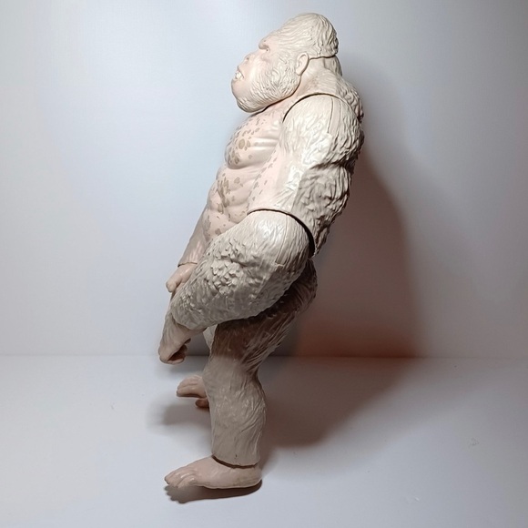 Rampage the Movie 16" Mega Articulated George Gorilla Toy King Kong Figure - Picture 2 of 7